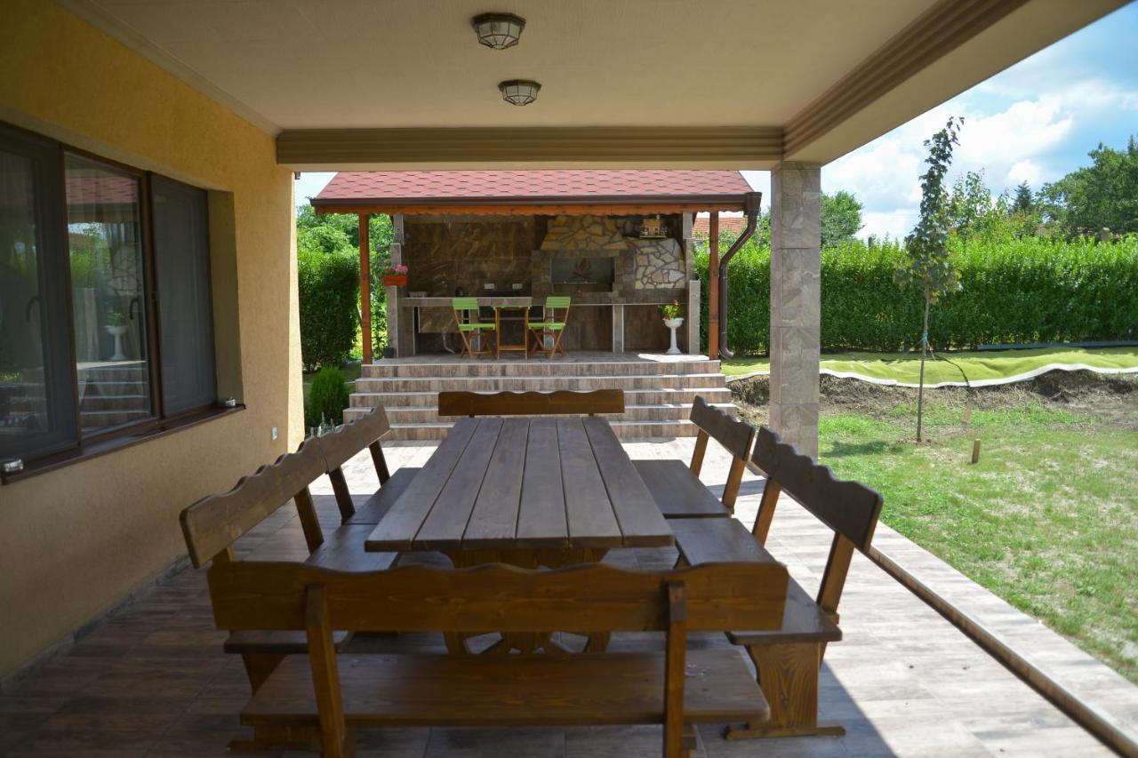 Guest House ERIDA Trastenik Extérieur photo
